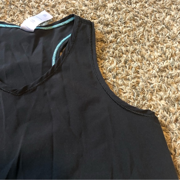 Ivivva Set Motion Tank Black V-Neck Laser Cut Back - Picture 3 of 10